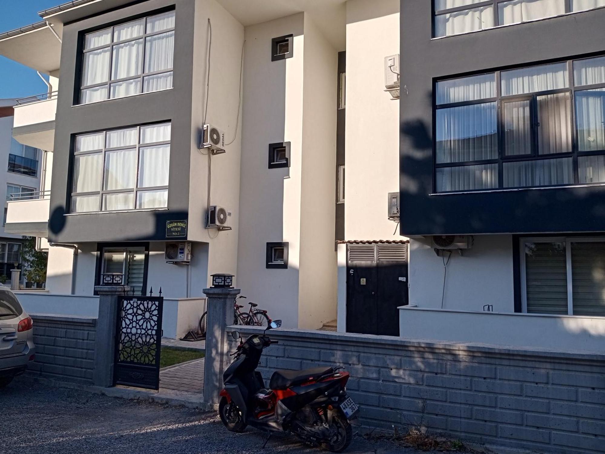House & Hotel- Vacance , Ozguen Deniz Sitesi No 5 דירה